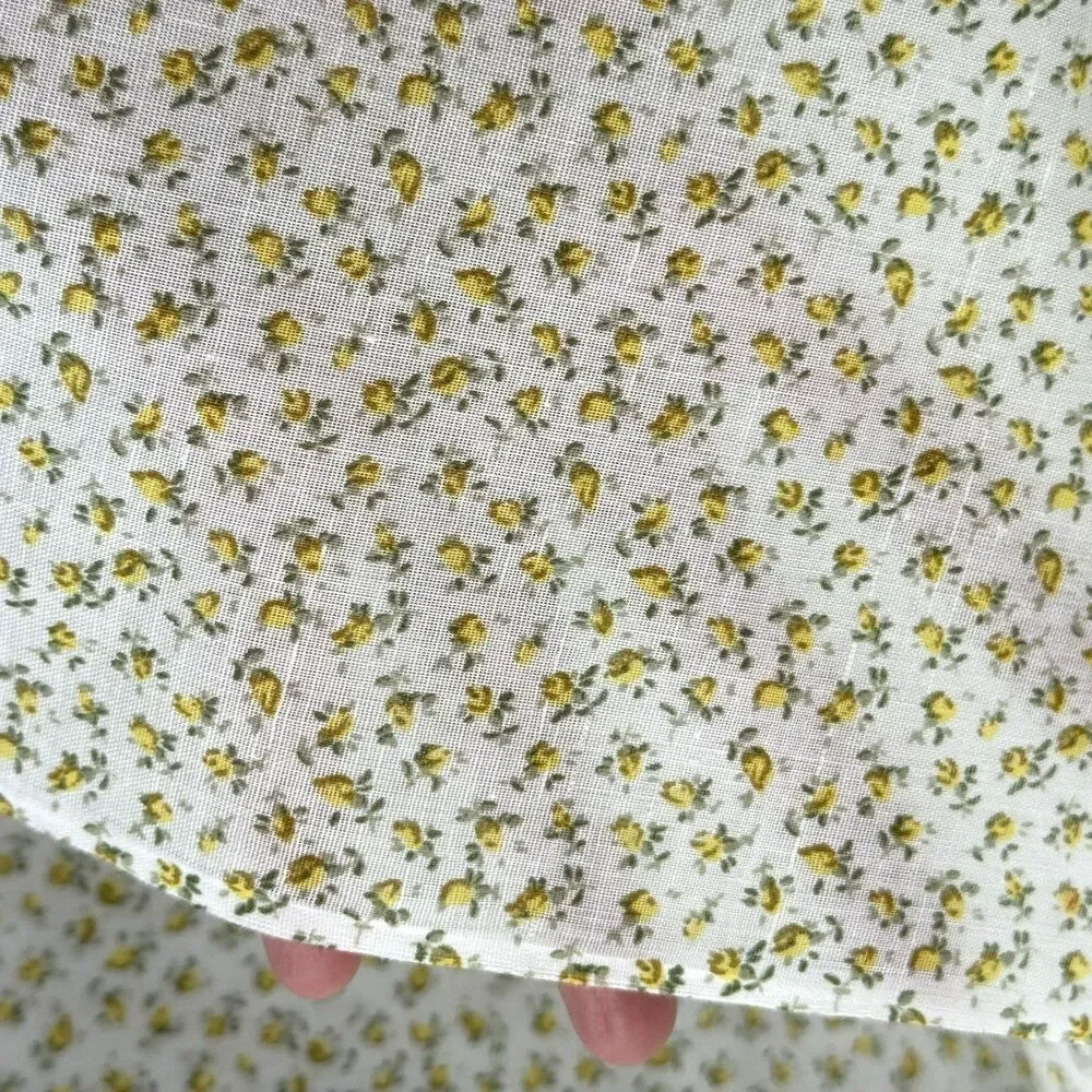 VTG Ditzy Yellow Rosebuds on White Fabric Cottagecore Grannycore Sewing BTY